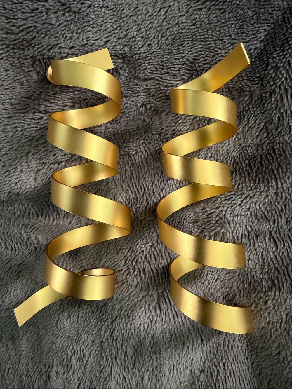 Khoi - Gold Spiral Ribbon Drop Earrings